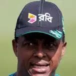 Picture of courtney walsh